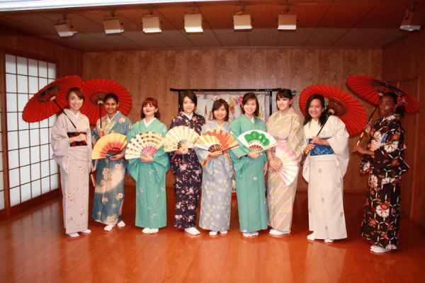 Japan Kyoto students in kimonos